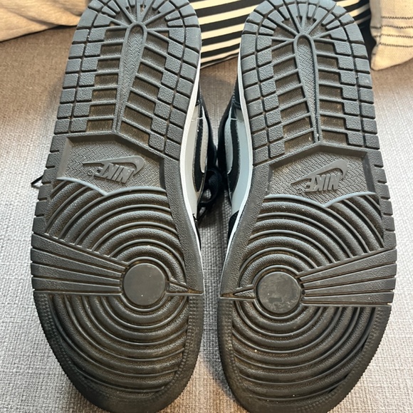 Air Jordan 1 Mid Mens - Picture 7 of 7